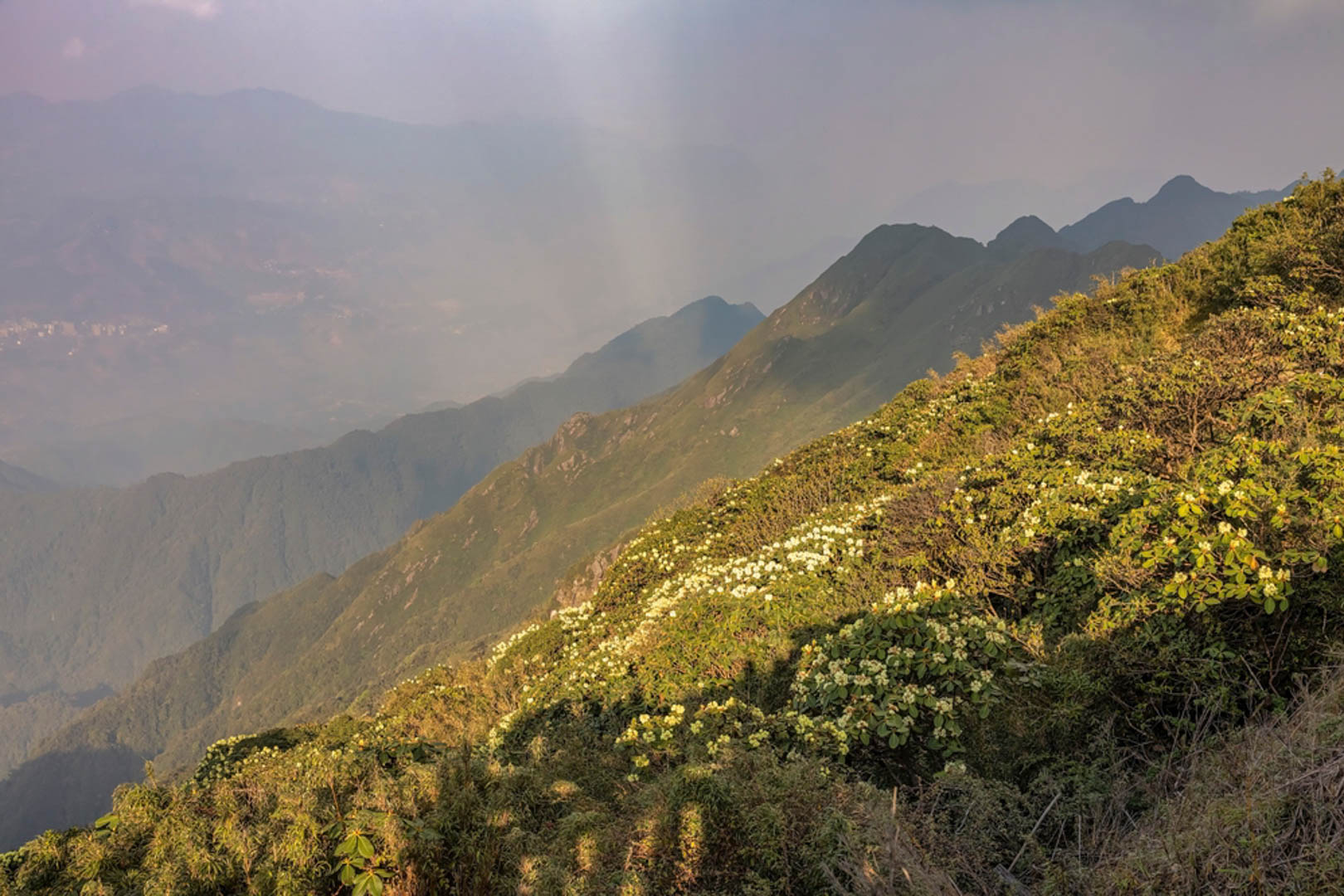 Fansipan - Chinh phục nóc nhà Đông Dương