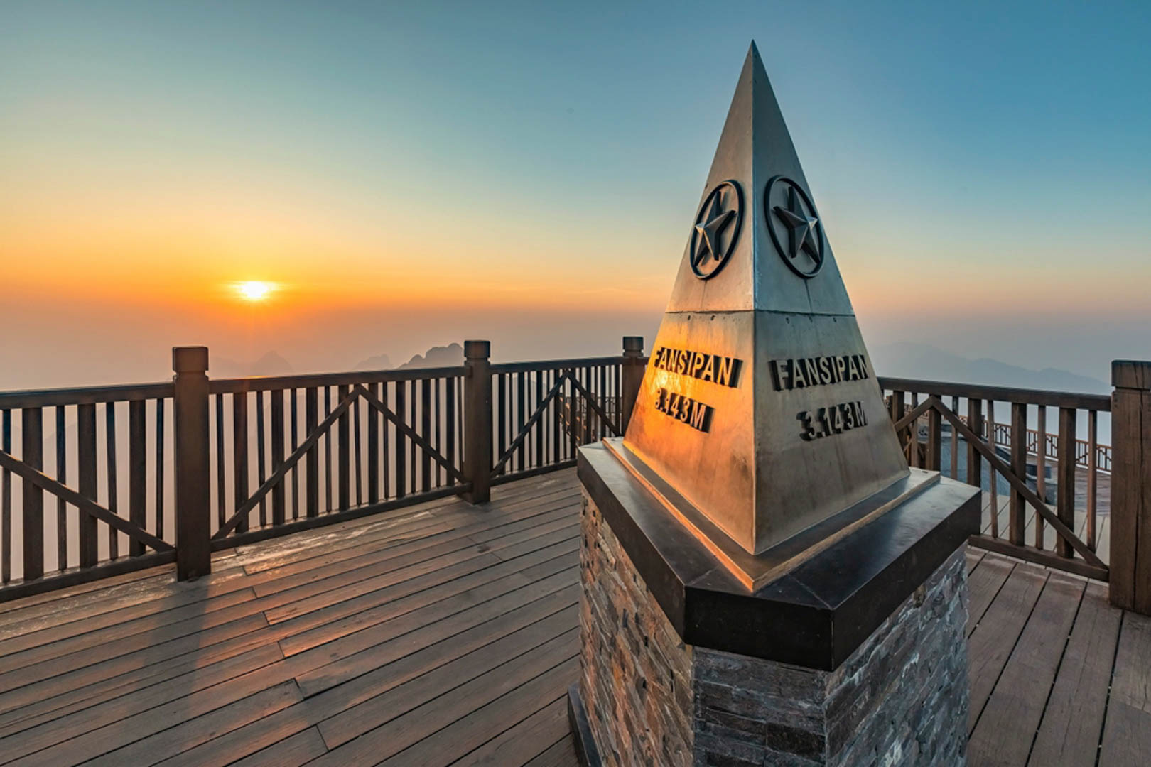 Fansipan - Chinh phục nóc nhà Đông Dương