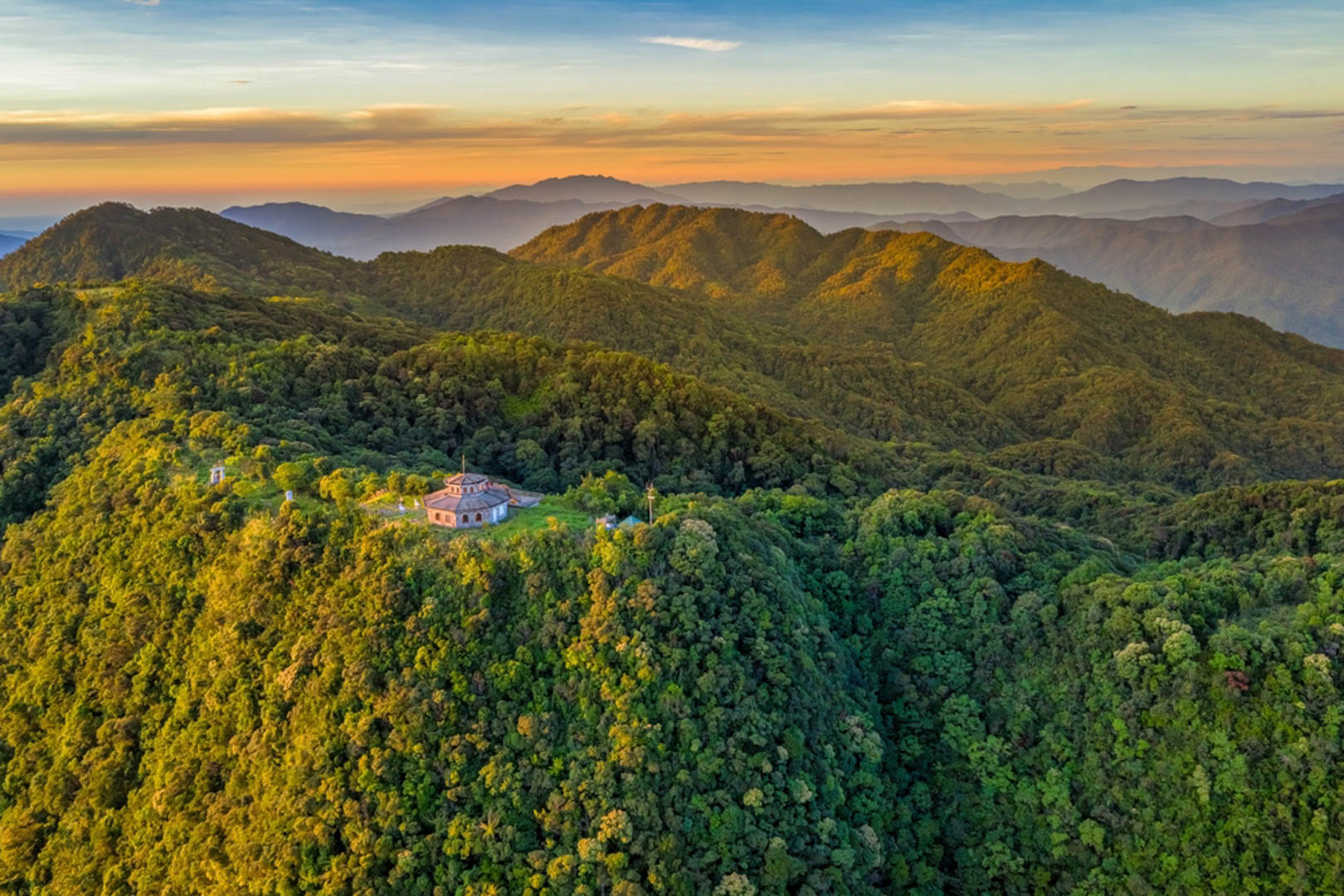 Vườn quốc gia Bạch Mã có gì?